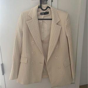 Zara Buttoned Blazer